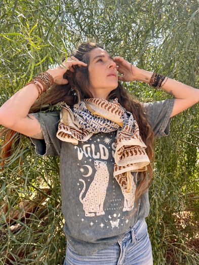 צעיף שחור אתני